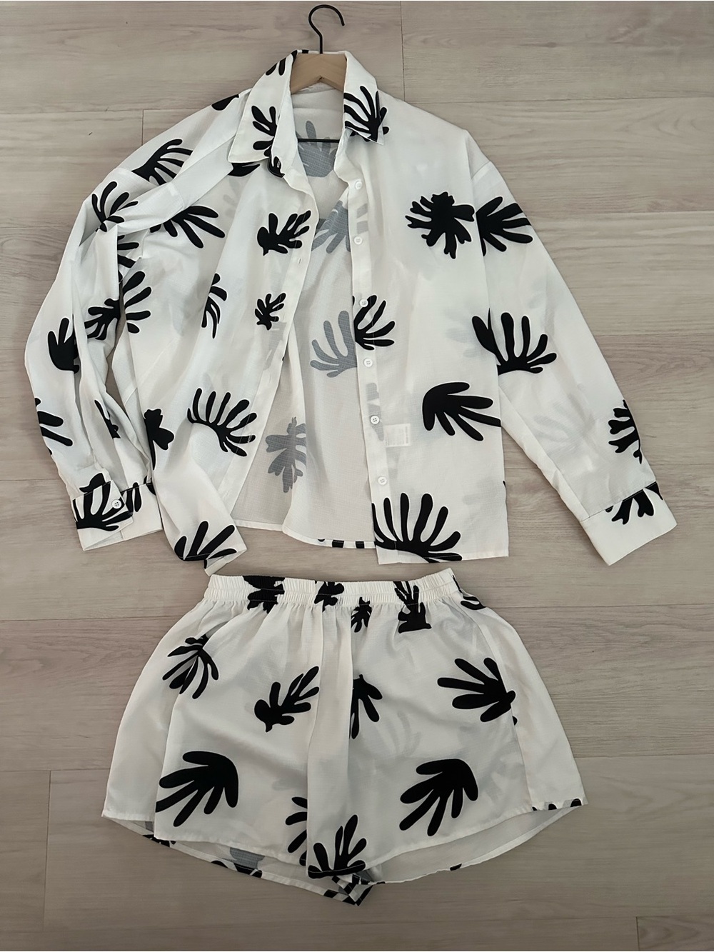 White & Black Printed Mini Skirt - Modern Leaf Motif